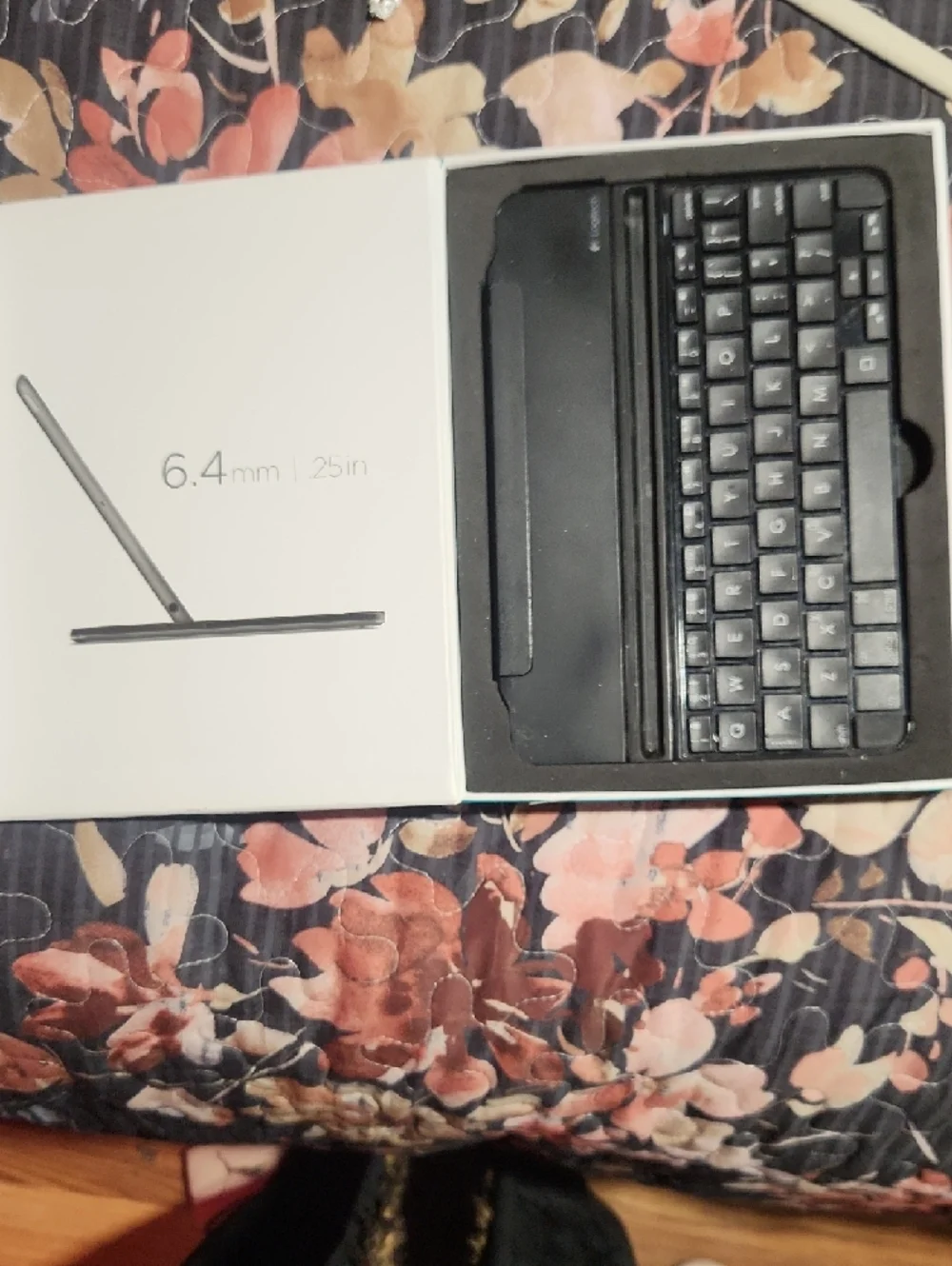 Logitech Ultrathin Magnetic Keyboard Cover - Black